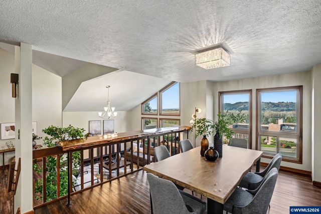 3586 Cherokee Dr S, Salem, OR 97302