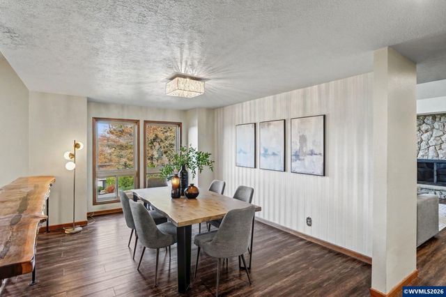 3586 Cherokee Dr S, Salem, OR 97302