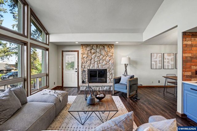 3586 Cherokee Dr S, Salem, OR 97302