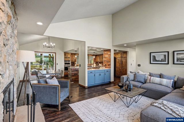 3586 Cherokee Dr S, Salem, OR 97302