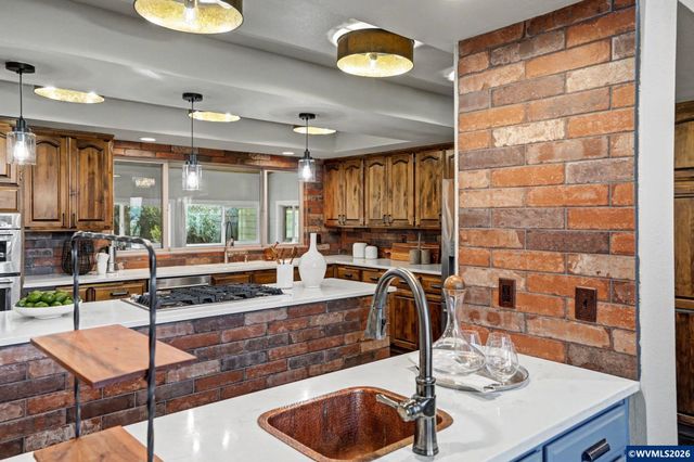 3586 Cherokee Dr S, Salem, OR 97302