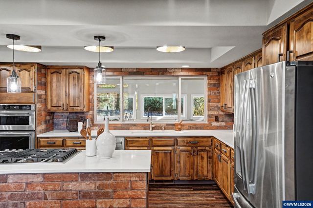 3586 Cherokee Dr S, Salem, OR 97302