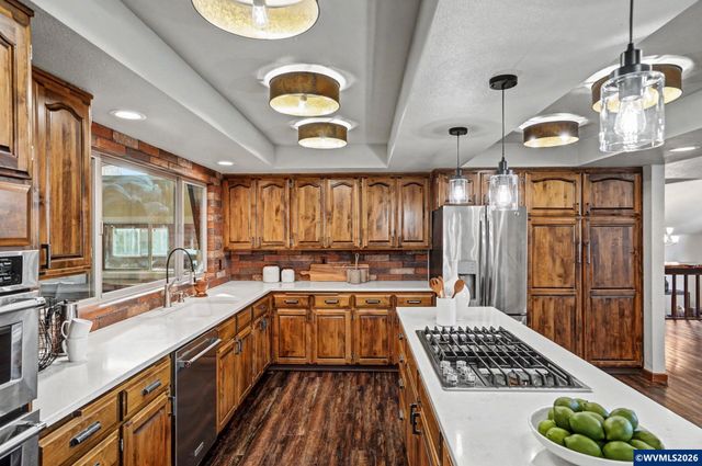 3586 Cherokee Dr S, Salem, OR 97302