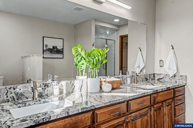 3586 Cherokee Dr S, Salem, OR 97302