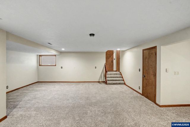 3586 Cherokee Dr S, Salem, OR 97302