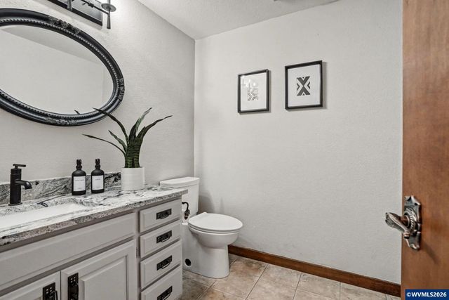 3586 Cherokee Dr S, Salem, OR 97302