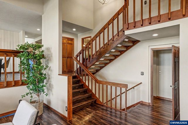 3586 Cherokee Dr S, Salem, OR 97302