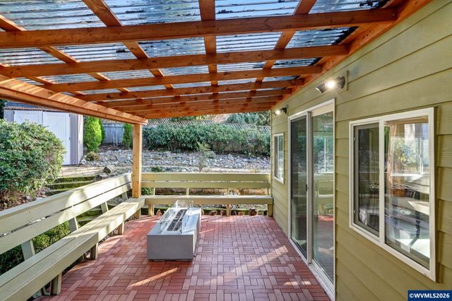 3586 Cherokee Dr S, Salem, OR 97302