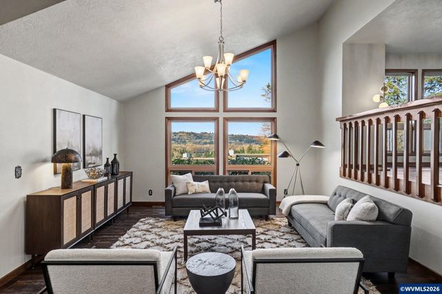 3586 Cherokee Dr S, Salem, OR 97302