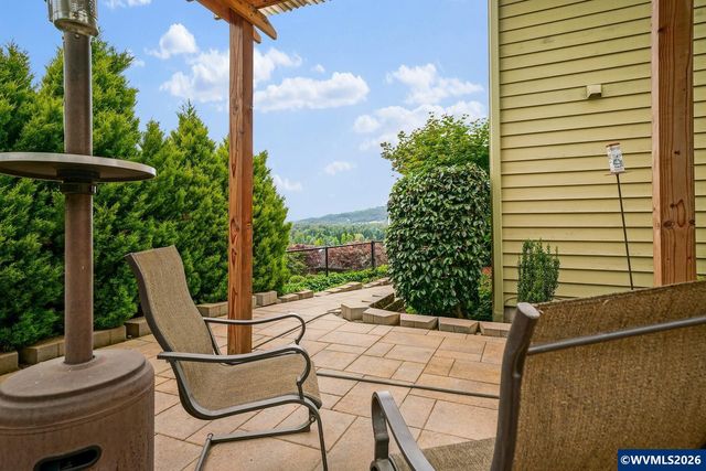 3586 Cherokee Dr S, Salem, OR 97302