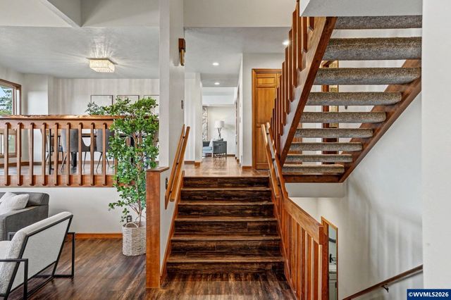 3586 Cherokee Dr S, Salem, OR 97302