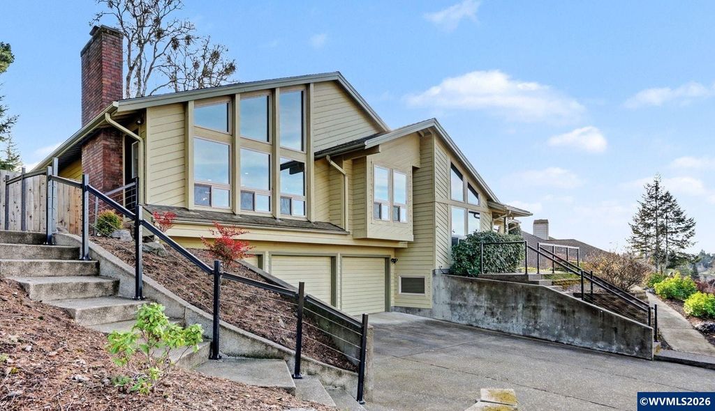 3586 Cherokee Dr S, Salem, OR 97302