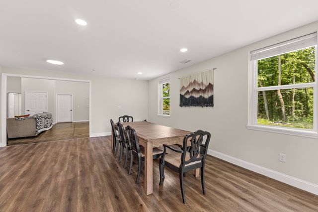 176 S Palmers Chapel Rd, White House, TN 37188