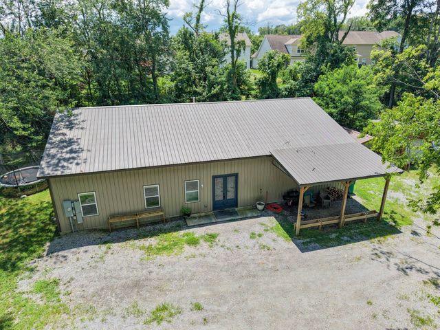 176 S Palmers Chapel Rd, White House, TN 37188