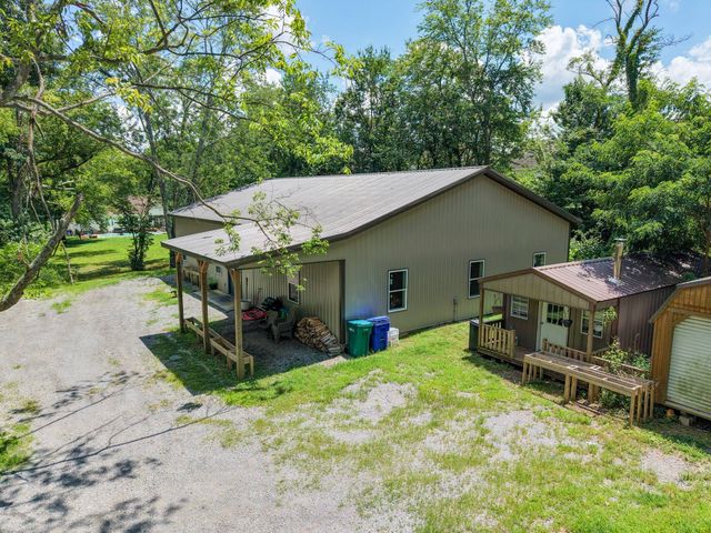 176 S Palmers Chapel Rd, White House, TN 37188