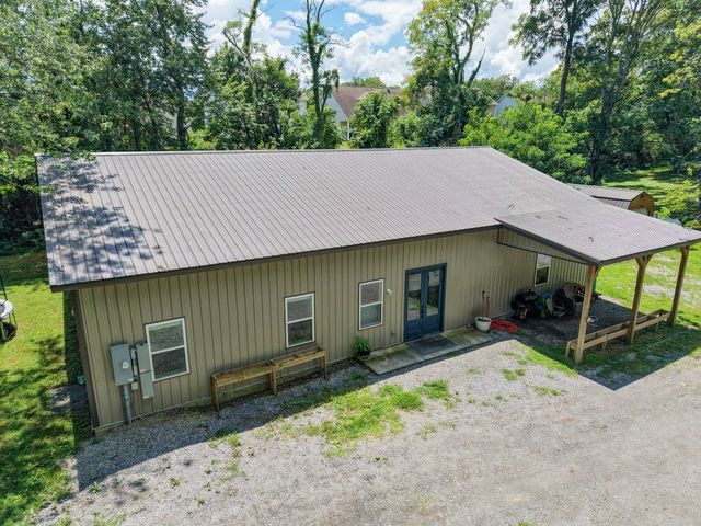 176 S Palmers Chapel Rd, White House, TN 37188