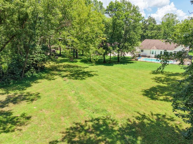 176 S Palmers Chapel Rd, White House, TN 37188