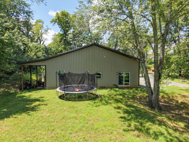 176 S Palmers Chapel Rd, White House, TN 37188