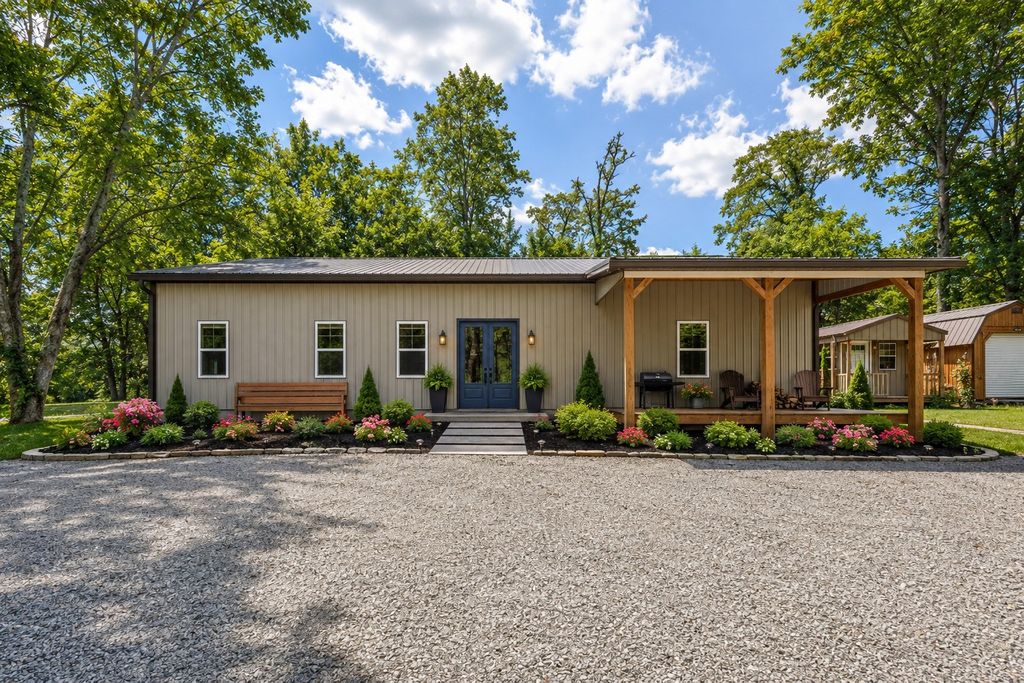 176 S Palmers Chapel Rd, White House, TN 37188
