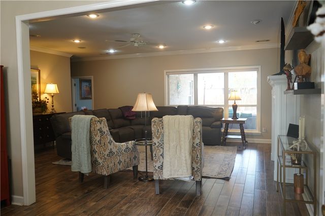 2303 W 7th Street, Russellville, AR 72801