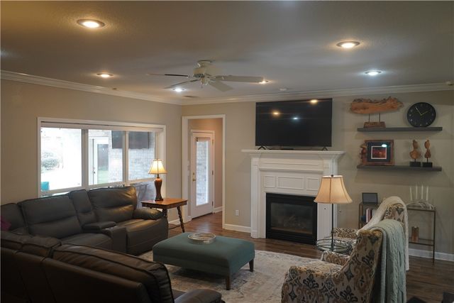 2303 W 7th Street, Russellville, AR 72801