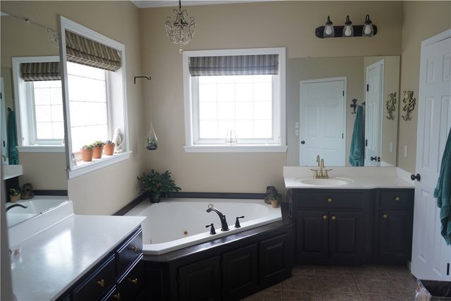 2303 W 7th Street, Russellville, AR 72801