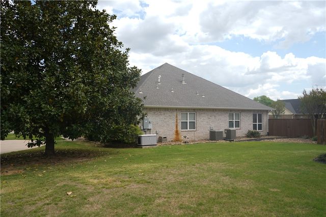 2303 W 7th Street, Russellville, AR 72801