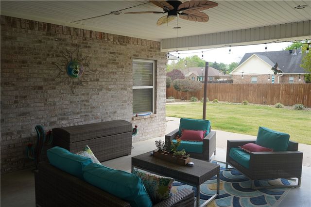 2303 W 7th Street, Russellville, AR 72801
