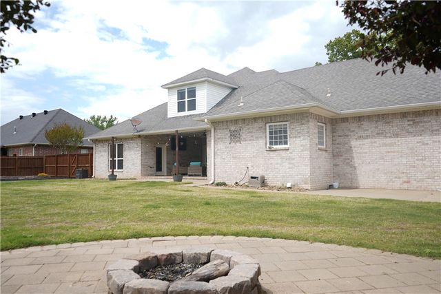 2303 W 7th Street, Russellville, AR 72801