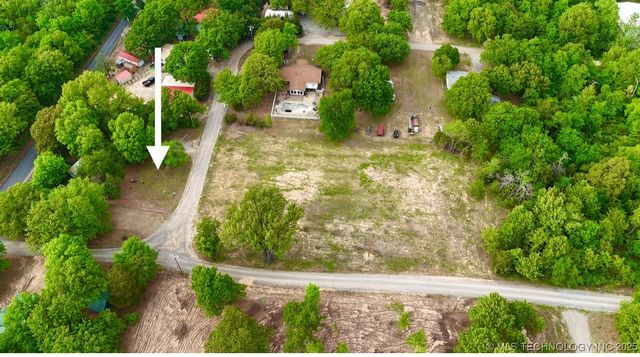 1 E 1167 Road, Eufaula, OK 74432