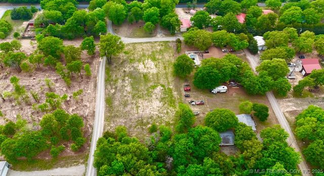 1 E 1167 Road, Eufaula, OK 74432