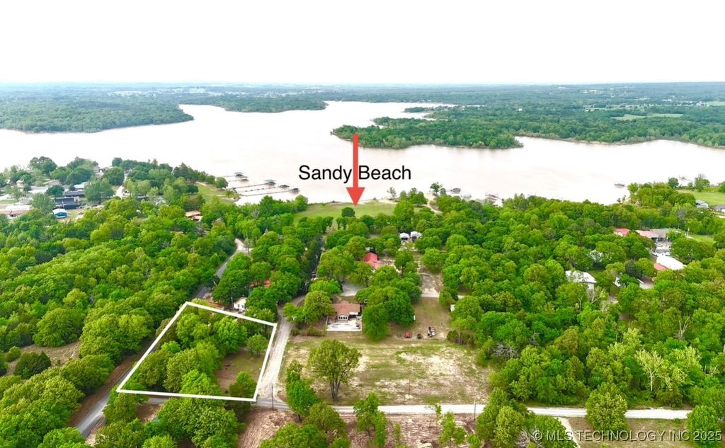 1 E 1167 Road, Eufaula, OK 74432