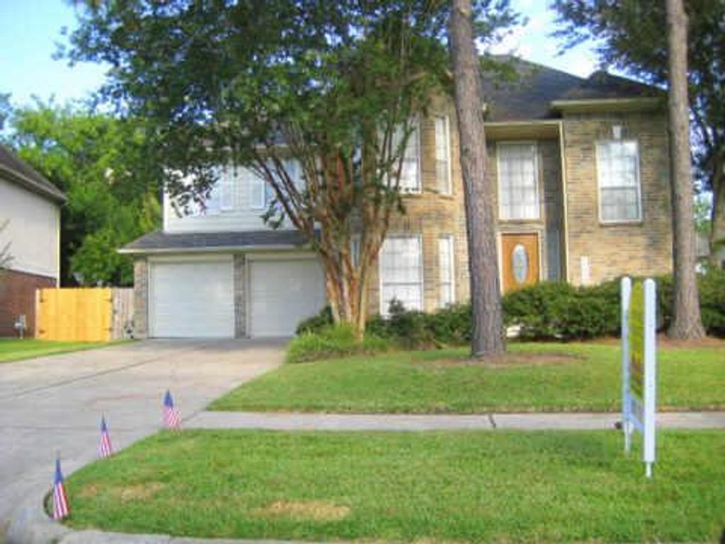 1215 Mabry Mill Road, Houston, TX 77062