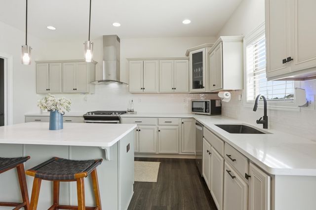 9967 Wisteria Lane, St. John, IN 46373
