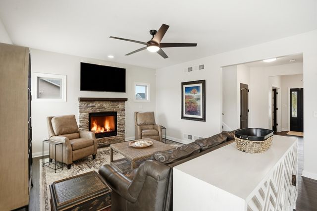 9967 Wisteria Lane, St. John, IN 46373