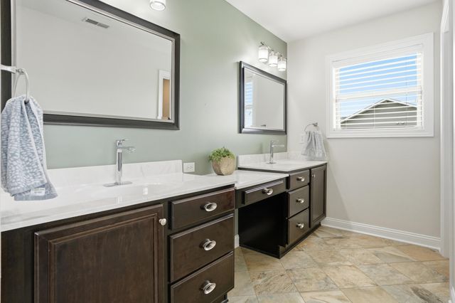 9967 Wisteria Lane, St. John, IN 46373