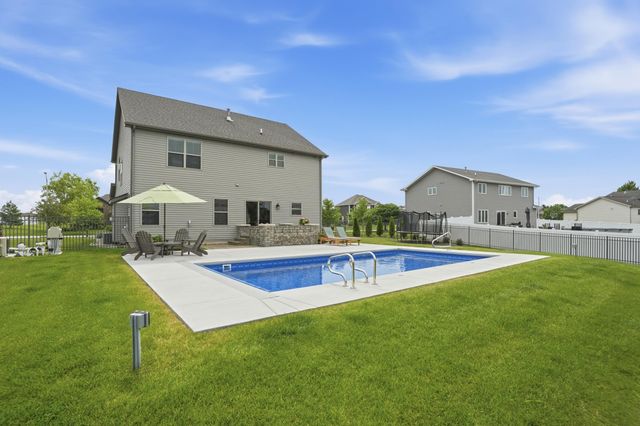 9967 Wisteria Lane, St. John, IN 46373