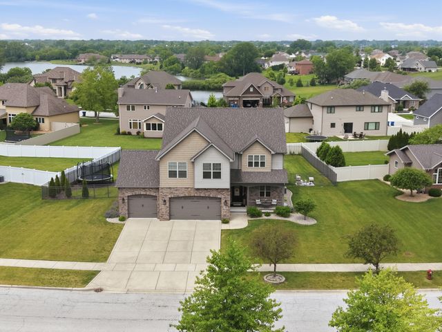 9967 Wisteria Lane, St. John, IN 46373