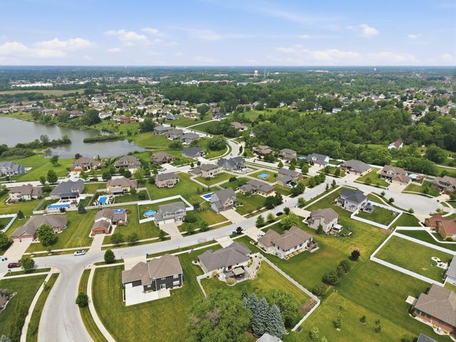 9967 Wisteria Lane, St. John, IN 46373