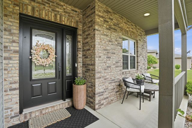 9967 Wisteria Lane, St. John, IN 46373