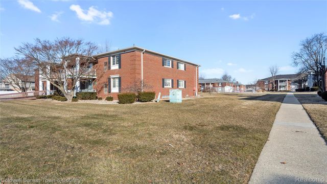 1744 Harrison Avenue C-5, Trenton, MI 48183