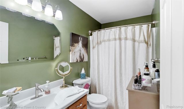 1744 Harrison Avenue C-5, Trenton, MI 48183