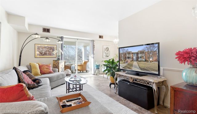 1744 Harrison Avenue C-5, Trenton, MI 48183