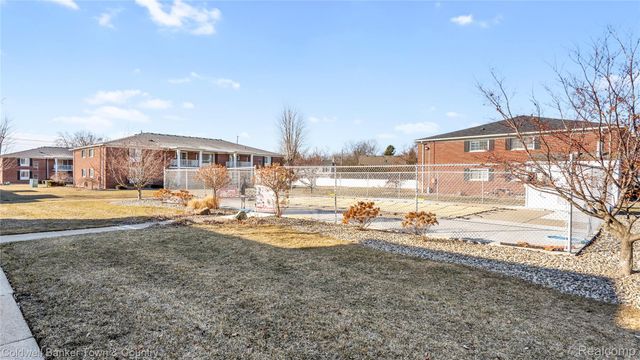 1744 Harrison Avenue C-5, Trenton, MI 48183