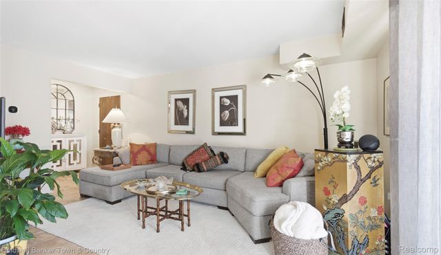 1744 Harrison Avenue C-5, Trenton, MI 48183