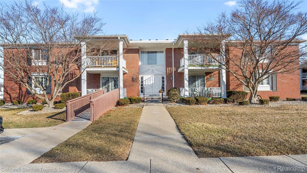 1744 Harrison Avenue C-5, Trenton, MI 48183