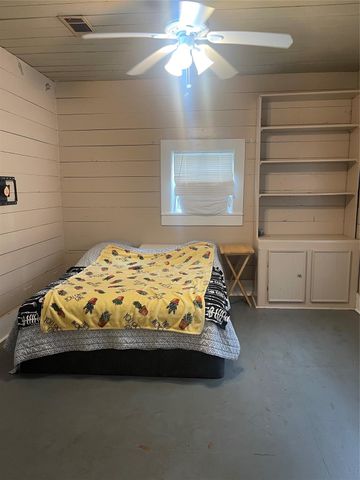 707 Avenue J, Huntsville, TX 77320