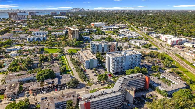 12500 NE 15th Avenue 105, North Miami, FL 33161