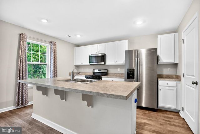 29 EISENHOWER DR, Bridgeton, NJ 08302