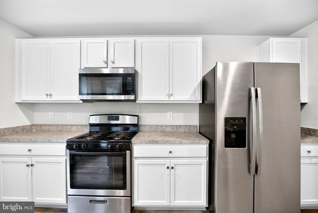 29 EISENHOWER DR, Bridgeton, NJ 08302